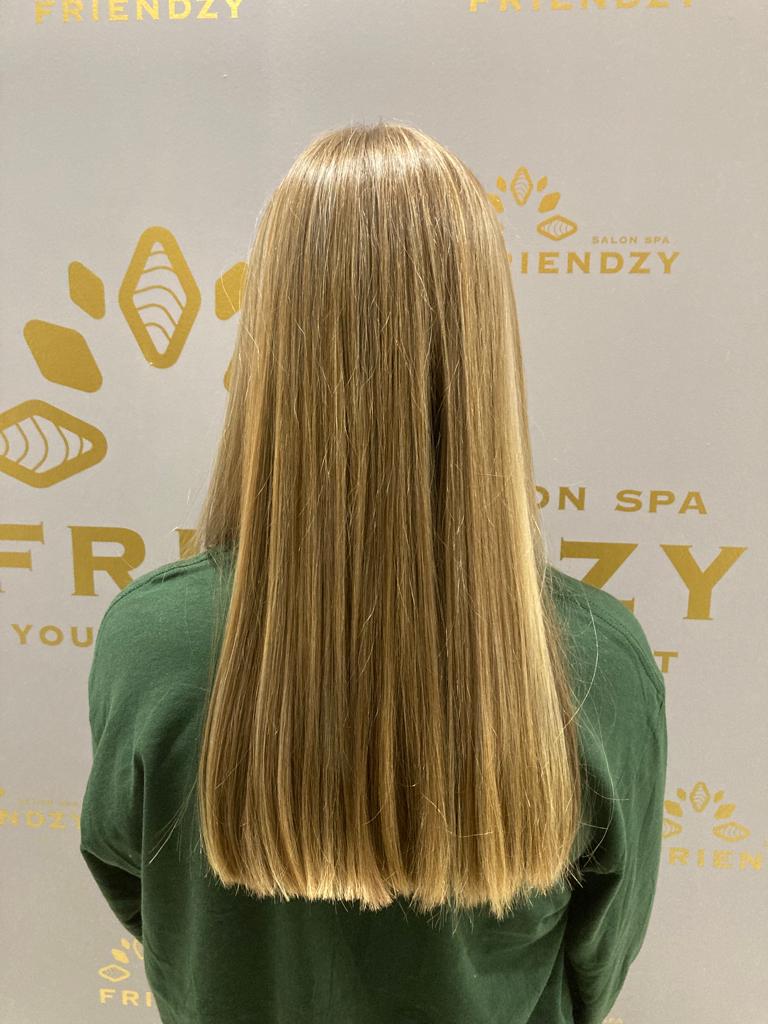 Friendzy Salon & Spa Gallery 11